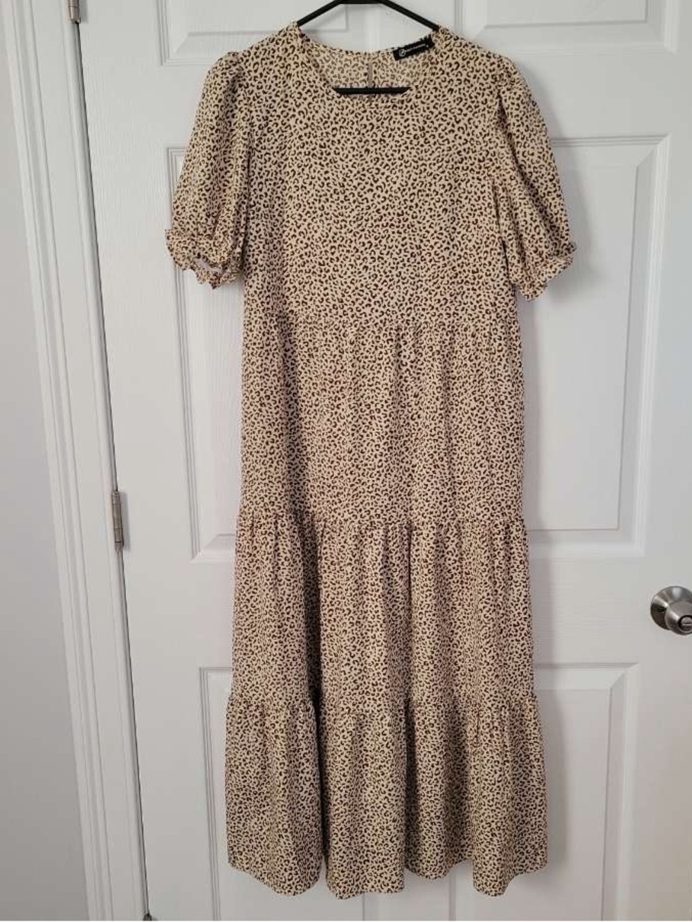 Leopard-Print Beige Maxi Dress with Puff Sleeves